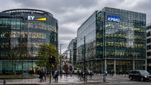 What Impact Does Departnering Have on Careers in the Big Four